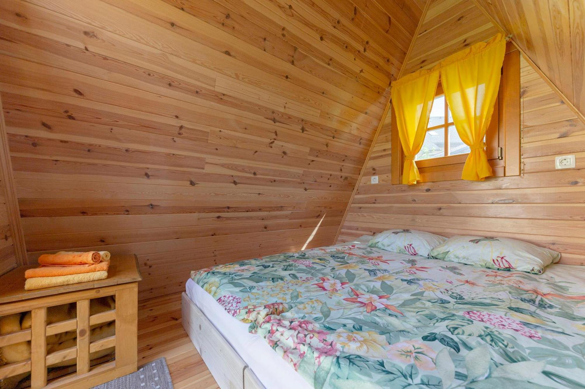 Glamping Mohorjev grunt Hotell Preddvor Exteriör bild