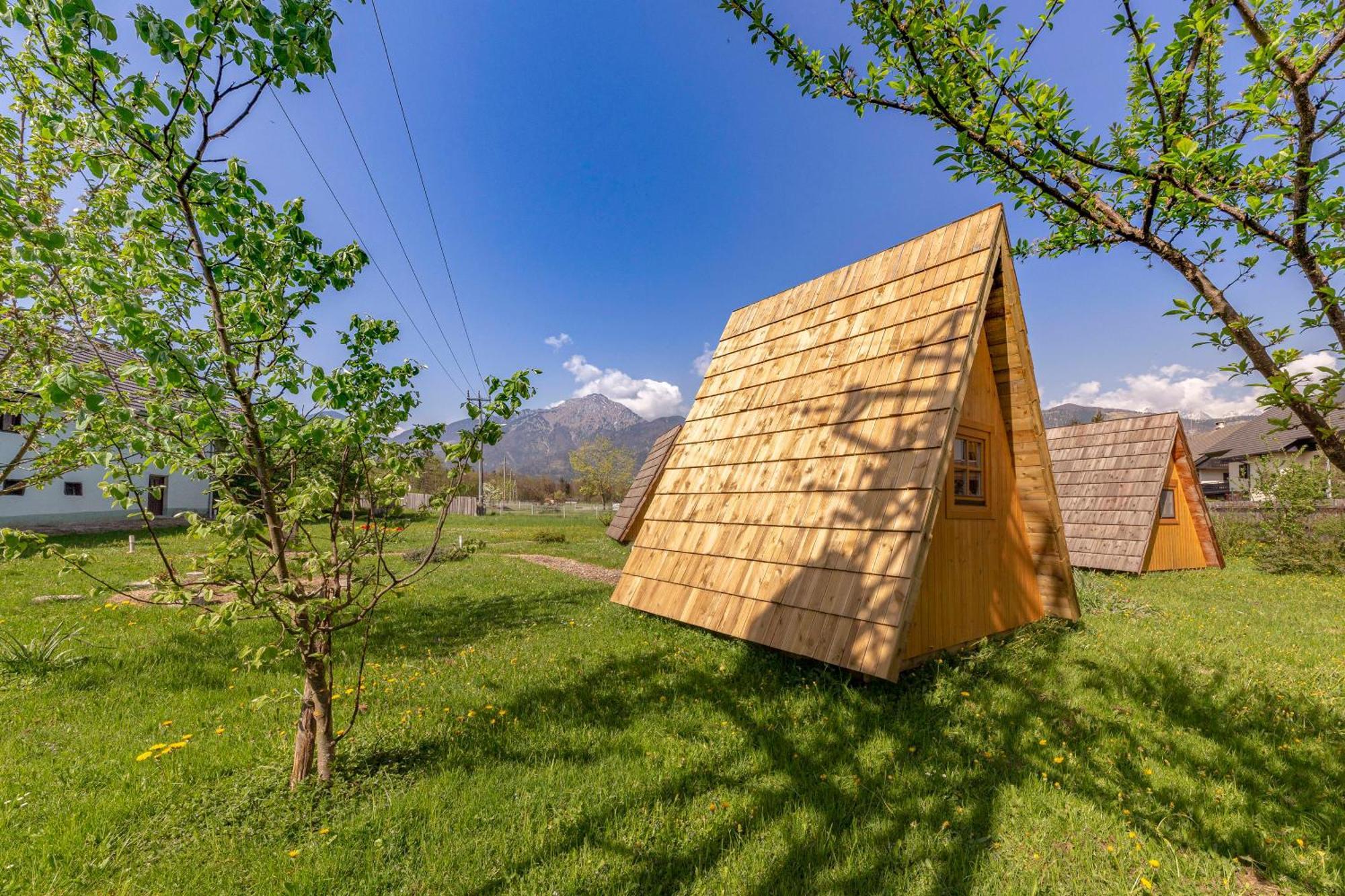 Glamping Mohorjev grunt Hotell Preddvor Exteriör bild